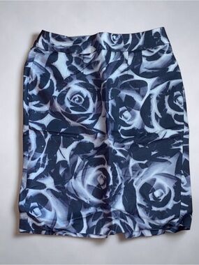 Banana Republic Black and White Rose Print Pencil Skirt